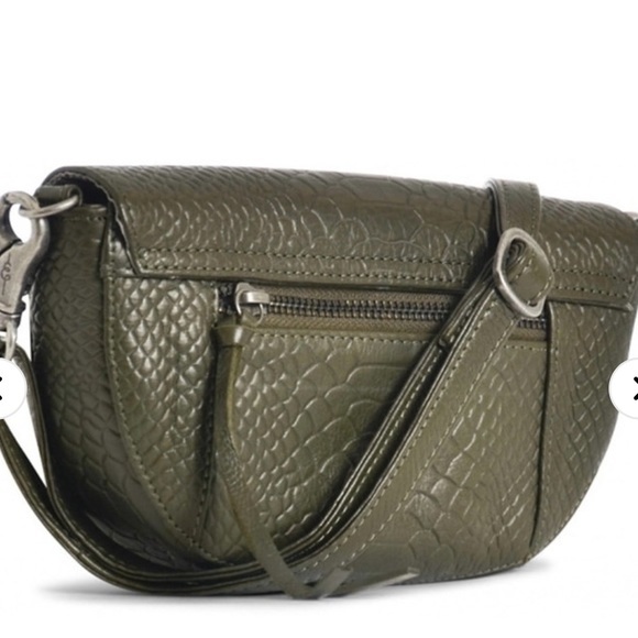 Brandi Croc Embossed Leather Crossbody Bag
DAY AND MOOD - Picture 2 of 7